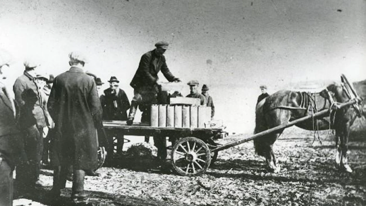 Pirtunajo tarjosi toimeentuloa jopa 100 000 ihmiselle 1920-luvulla. Salakuljetuksessa oli mukana myös hevosia, ja niiden piti olla sekä nopeita että vahvoja.