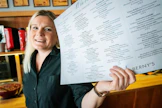 Restaurang Berny's sijaitsee Mustasaaressa Raippaluodon sillan kupeessa. "Lihan alkuperätieto löytyy sekä lounasruuista että à la carte -listan annoksista", esittelee yrittäjä Patricia Nedergård.