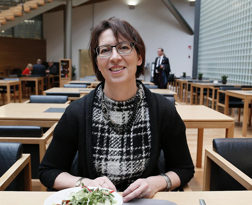 Puolueiden puheenjohtajista maaseututentissä mukana on kristillisdemokraattien Sari Essayah.