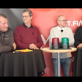 Ari Moilanen (vas.) ja Timo Mahlamäki kohtaavat &quot;Team Turun&quot; Roger Johanssonin ja Hannu Nymanin.