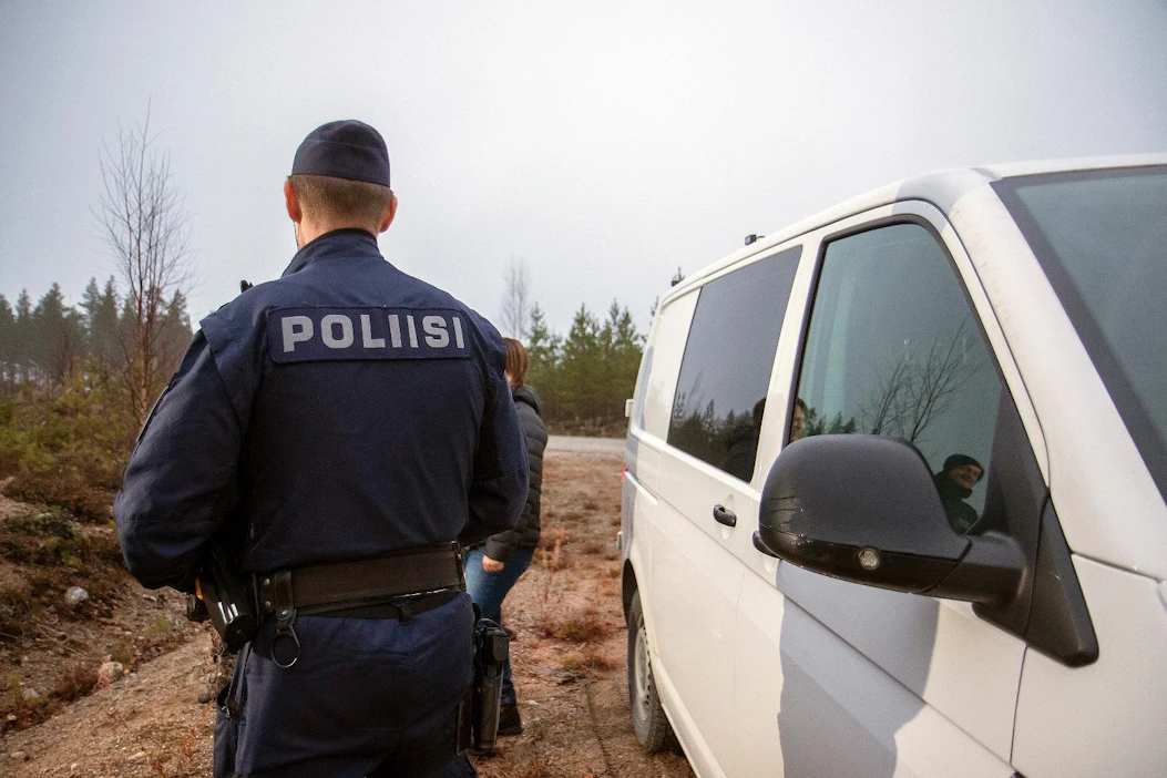 Susilife-partion muodostavat poliisi ja erätarkastaja.