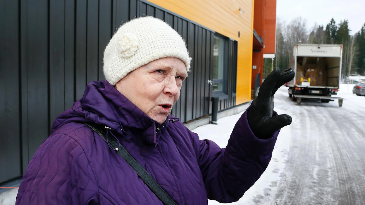 Sinikka Äijälä muutti Helsingin Honkasuon puukerrostaloon tammikuussa. Aiemmat allergiaoireet ovat hävinneet muuton myötä.
