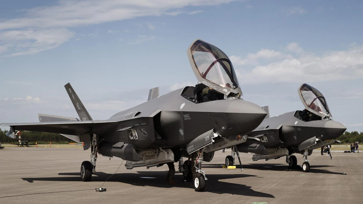 Lockheed Martin F-35A Lightning II -häivehävittäjät Turun lentoasemalla Turku Airshow 2019:n lehdistötilaisuudessa. LEHTIKUVA / RONI REKOMAA