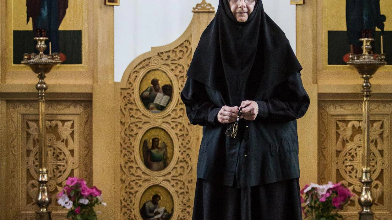 Kreikan luostarivuodet tarjoavat sisäisiä muistoja nunna Kristodulille, joka on nuoresta pitäen kirjoittanut paljon. Kreikassa hän piti päiväkirjaa lähes 30 vuoden ajan.
