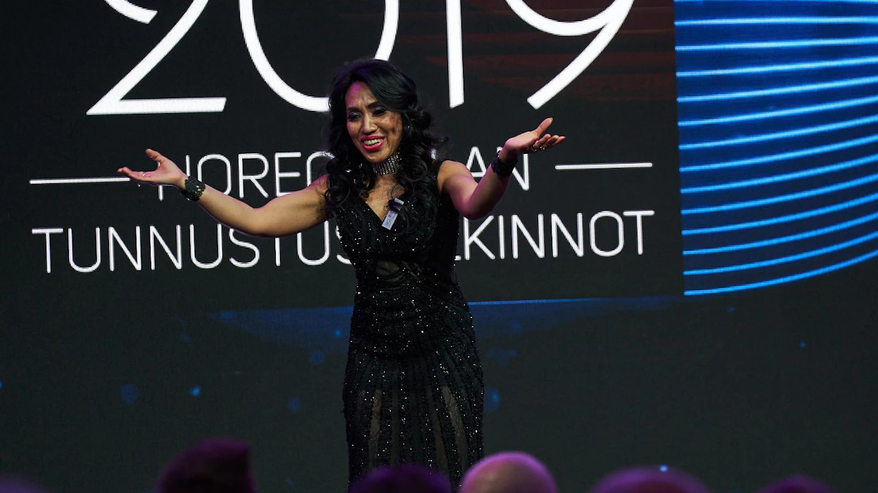 Rose Alibasya-Jokela toivoo suomalaisen ruuan muuttuvan mausteisempaan suuntaan. Suomesta hän veisi Indonesiaan karjalanpiirakan, poronkäristyksen ja tuoreen lohen – "koska sen maku on erilainen kuin paikallisten kalojen".