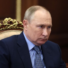 Brittiministeri arvioi Putinin olevan &quot;häkissä, jonka hän on itselleen rakentanut&quot;. LEHTIKUVA/AFP