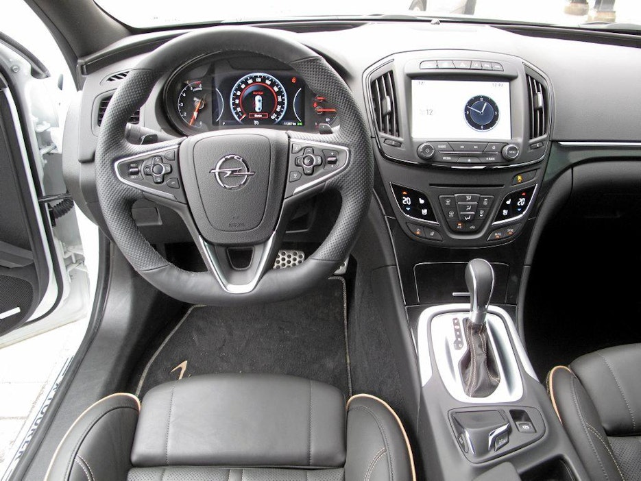 Joka kolmas autonomistaja haaveilee uudesta autosta.