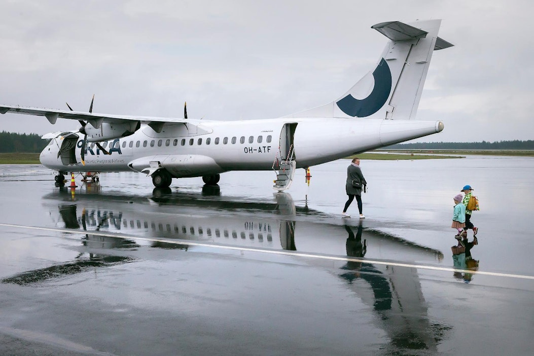 Antti Rinne haluaa parempia lentokenttiä Keski-Suomeen.