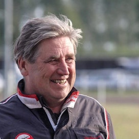 Markku Nieminen on ravilauantain kestomenestyjä. Hänen talliinsa tuli viime kaudella eniten Suomen Toto75-voittoja, 23 kappaletta.