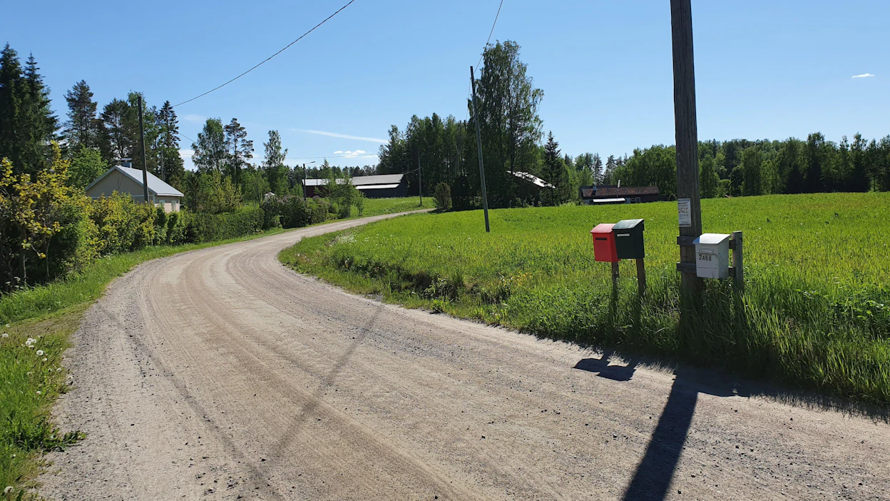 Posti kertoo selvittävänsä jakelun ongelmia Maalahdessa. Kuva ei liity juttuun.