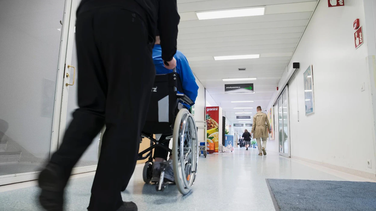”Suomi haluaa olla ihmisoikeuksien mallimaa, mutta vammaisten osallisuudessa olemme vasta alkutaipaleella”, kirjoittaja mainitsee. Kuvituskuva.