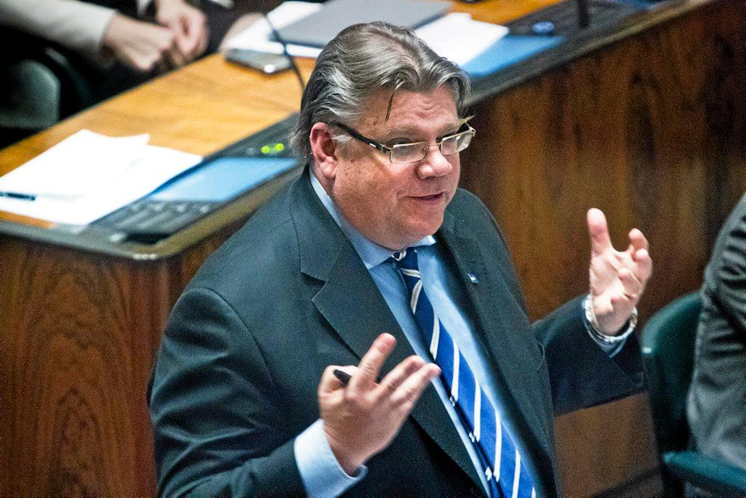 Eduskuskunnan täysistunto. Oppositiojohtajien ja pääministeri Jyrki Kataisen välinen debatti otettiin käyttöön. Vuorossa Timo Soini (ps).
politiikka
politiikka