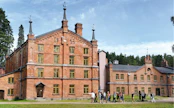 Verla on yksi harvoista lähes alkuperäisessä muodossaan säilyneistä 1800-luvun lopun puuhiomo- ja pahviteollisuuden ympärille syntyneistä yhdyskunnista koko maailmassa. 