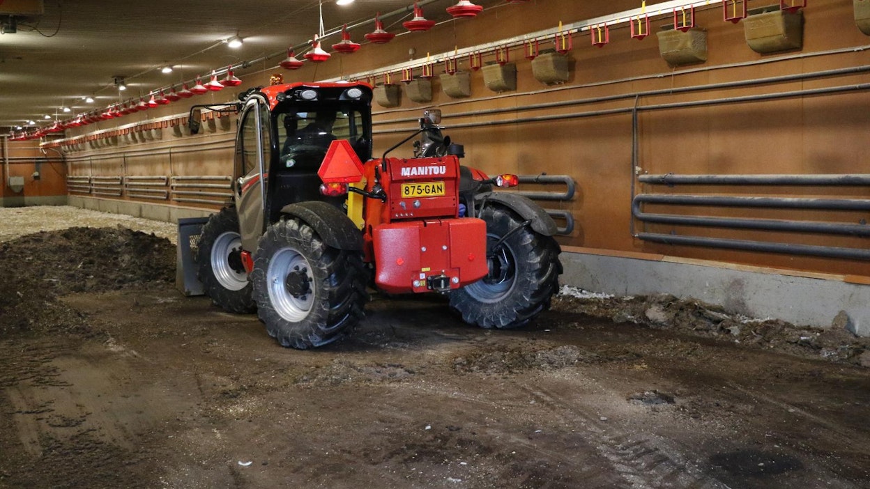 Eri ohjaustapoja on neljä. Ns. Manicrabe-ohjaustilassa renkaat kulkevat samaan suuntaan eri linjassa. Tästä on hyötyä esim. seinänvierillä ja rehuaumaa polkiessa.