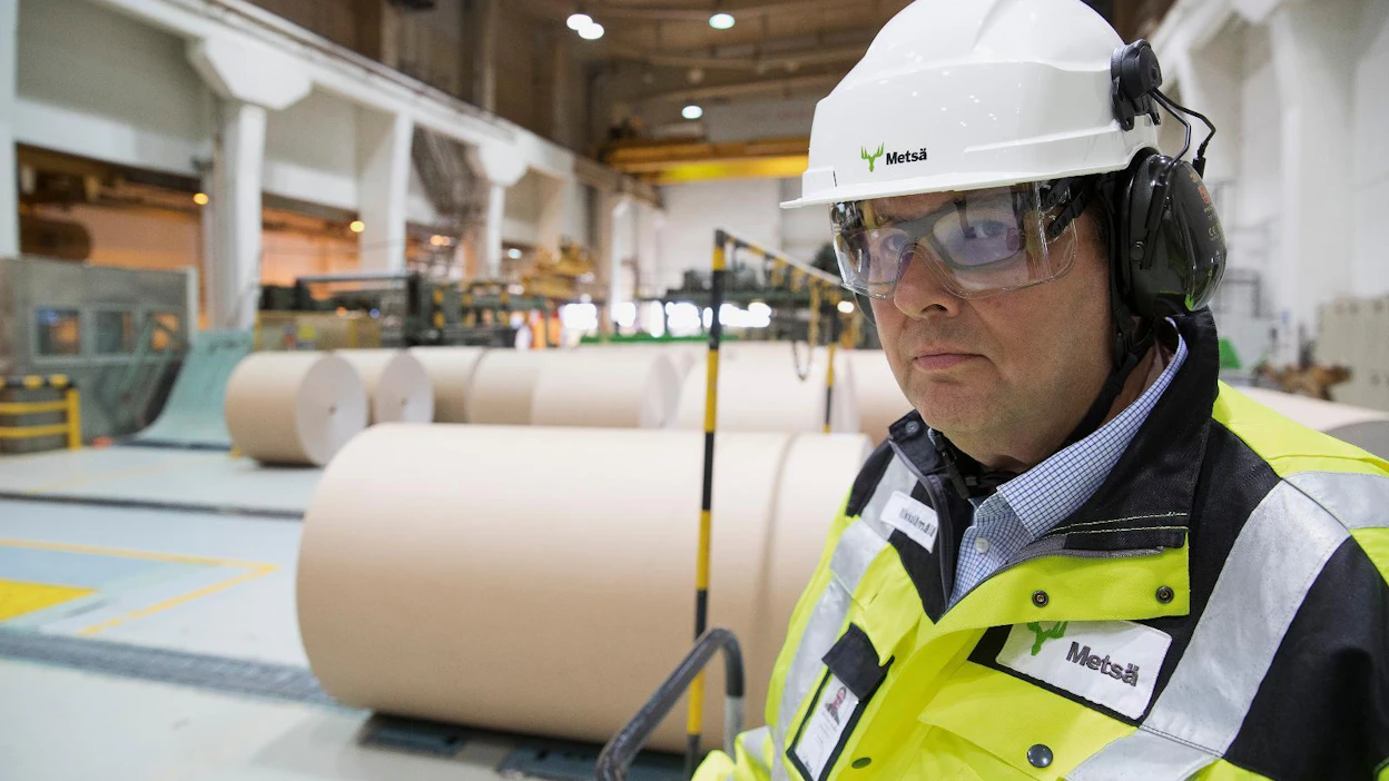 Metsä Groupin pääjohtajan Ilkka Hämälän myymien Metsä Boardin osakkeiden keskihinta oli 9,71 euroa. Arkistokuva on Metsä Boardin tehtaalta Kemistä.