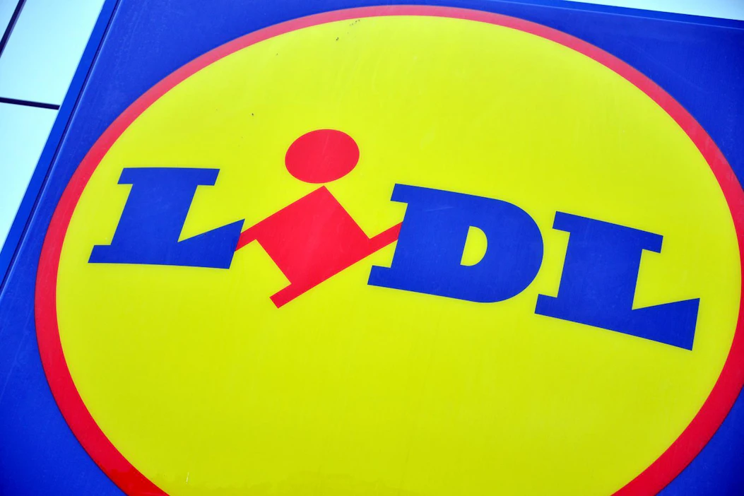 Lidlillä on Euroopassa useita erilaisia verkkokauppoja, joissa myydään muun muassa käyttötavaroita, viinejä ja matkoja.