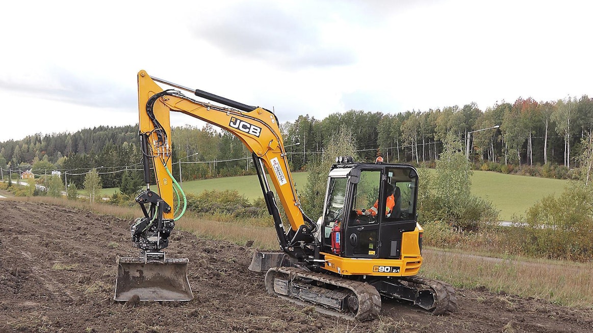 JCB 90Z-1 -kaivinkone pärjäsi testissä tasaisen varmasti.