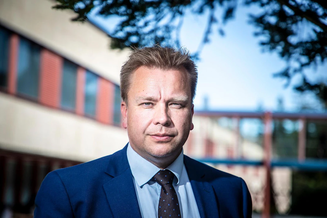 Antti Kaikkonen ilmoittaa ennen juhannusta, lähteekö ehdolle keskustan puheenjohtajaksi.