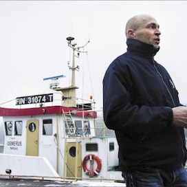 Livian kalakoulun lehtori Antti Forsman toivoo, että nuoret kiinnostuisivat kalataloudesta. Työllisyysnäkymät ovat hyvät, kun kalastajakunta ikääntyy ja uusia työpaikkoja tulee myös vesiviljelyyn. Kari Salonen