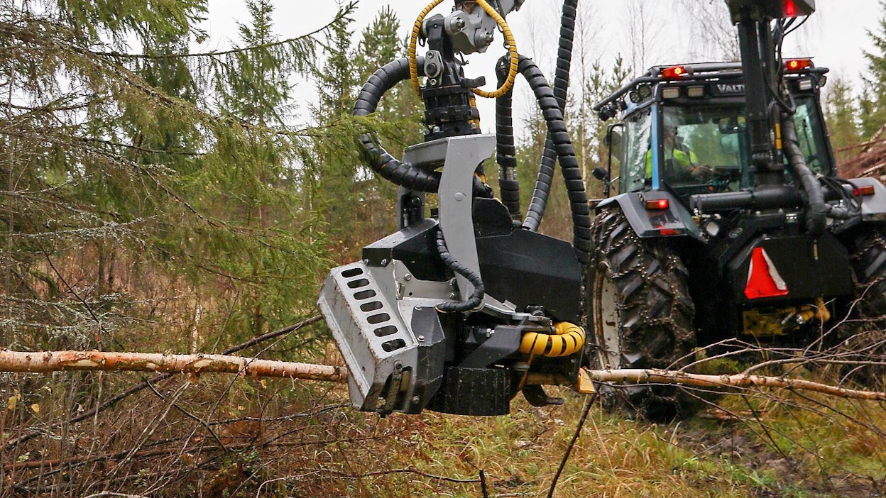 Keslan harvesteripäiden mallistoon on tullut uusi kevyt malli, 14RH. 14RH on suunniteltu pääsääntöisesti maataloustraktoripohjaisiin hakkuuyhdistelmiin, mutta se soveltuu myös pienempiin kaivukoneisiinkin.