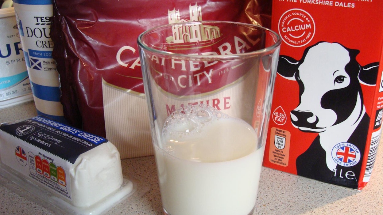 Kuljettajapula aiheuttaa ongelmia myös Britannian maitotiloilla.