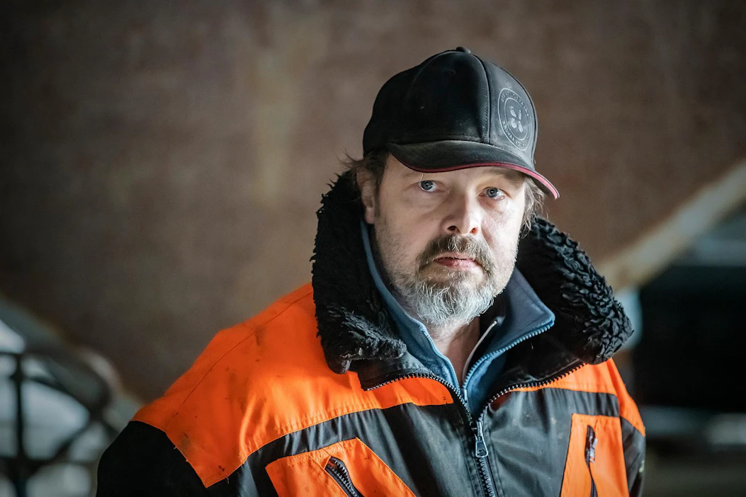 Antti Leikkola haluaa muistuttaa kaikille vasikoiden kanssa työskenteleville, että itsensä kannattaa suojata huolella mahdollisilta taudinaiheuttajilta.