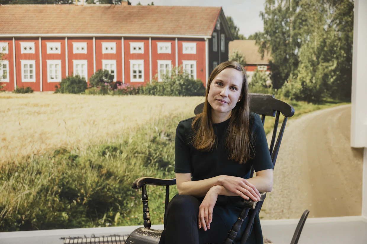 Marja Enbuska työskentelee Ruralia-instutuutissa Seinäjoen yliopistokeskuksessa. Helsingin yliopiston alainen laitos tarkastelee kestävää kehitystä sekä globaalin ja paikallisen muuttuvaa suhdetta maaseudun näkökulmasta.