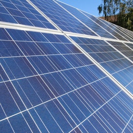 Lidlin mukaan aurinkovoimala voi tuottaa jopa 30 prosenttia myymälän tarvitsemasta sähköstä.