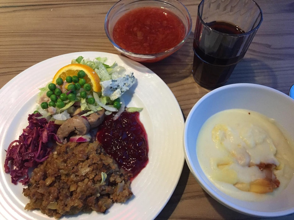 Jari-Pekan lounas täyttää autoilijan vatsan.