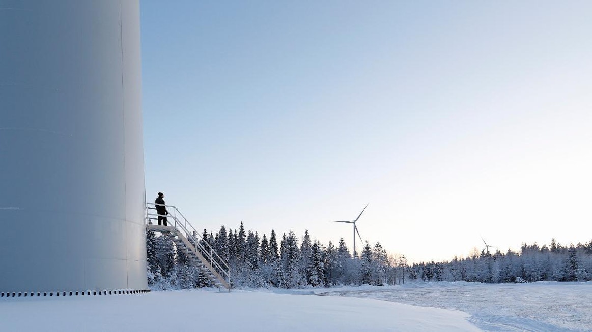 Metsähallitus etsii uusia tuulivoima-alueita erityisesti Pohjois-Suomesta. Kuvan tuulivoimalat sijaitsevat Kalajoella.