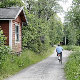 Seilin saari, Länsi-Turunmaa. Kesä, pyöräilijä, loma.