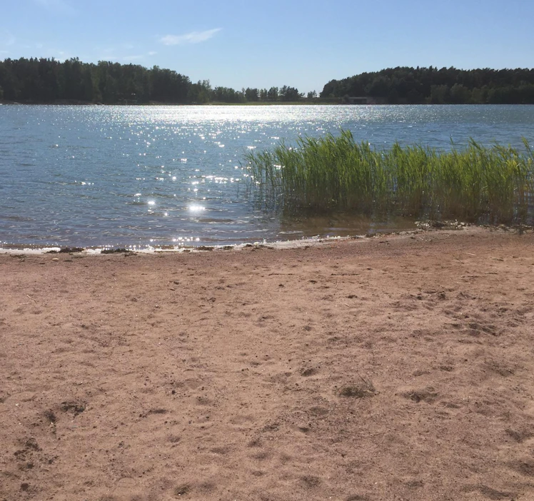 Etenkin toukokuun alkupuoliskon helteet ovat tilastollisesti mielenkiintoisia.