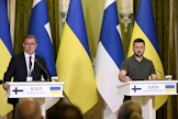 Orpo ja Zelenskyi järjestivät Kiovassa yhteisen lehdistötilaisuuden, jossa Orpo kertoi Suomen valmistelevan järjestyksessä 18. puolustustarvikepakettia Ukrainalle. LEHTIKUVA / Emmi Korhonen. 