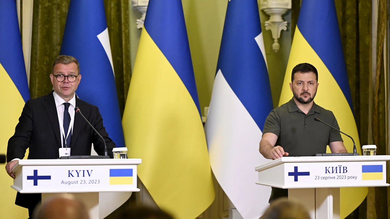 Orpo ja Zelenskyi järjestivät Kiovassa yhteisen lehdistötilaisuuden, jossa Orpo kertoi Suomen valmistelevan järjestyksessä 18. puolustustarvikepakettia Ukrainalle. LEHTIKUVA / Emmi Korhonen.