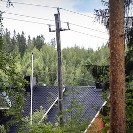 Tuulenpuuskat voivat kaataa puita sähkölinjoille eri puolilla maata.