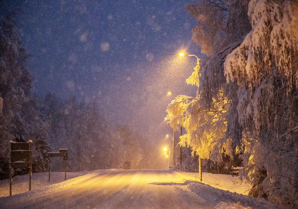 Liikennetilanne-sovelluksesta löydät esimerkiksi tieliikenteen häiriöt ja ruuhkat, ajokelit ja keliennusteet, maanteiden kunnossapitotiedot sekä sähköautojen latauspisteet ja kaasun tankkausasemat.