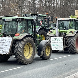 Traktorimarssit alkoivat jo viime vuoden puolella. Kuva on Berliinistä 18.12.