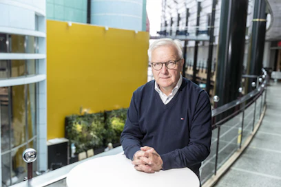 Olli Rehn näkee, että läntisten demokratioiden ja autoritaaristen valtioiden vastakkainasettelu on syventynyt.
