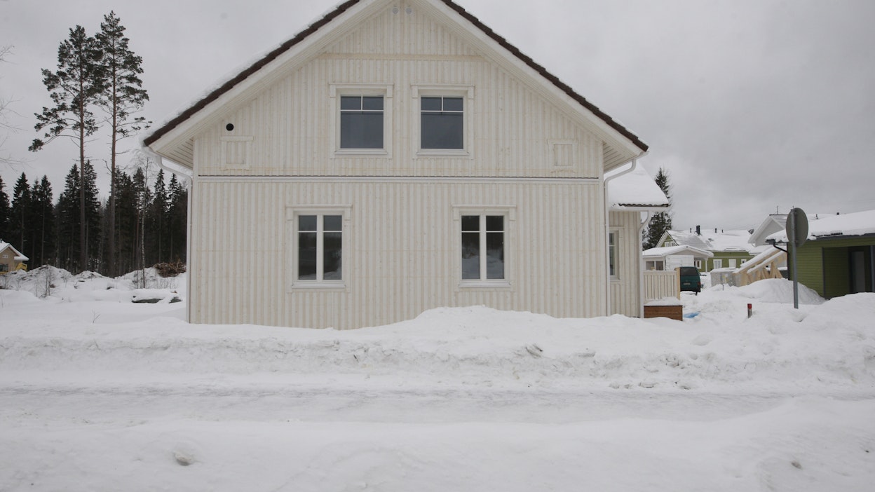 Laki velvoittaa jo nyt rakentamaan uudet talot Suomessa erittäin energiatehokkaiksi. 