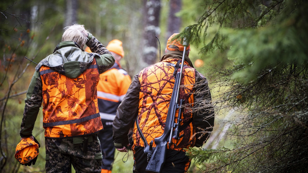 Suurin osa aseluvista myönnetään metsästysperusteella.