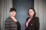 MT Livessä toimituspäällikkö Stina Haaso haastattelee Valion toimitusjohtajaa Annikka Hurmetta (oik.).
