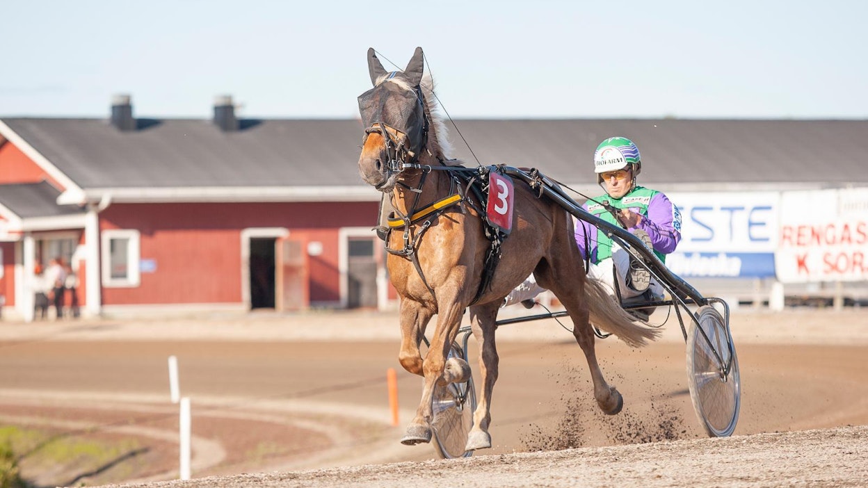 Risto Tupamäki ohjasti Limuskaa Ylivieskassa 2018.