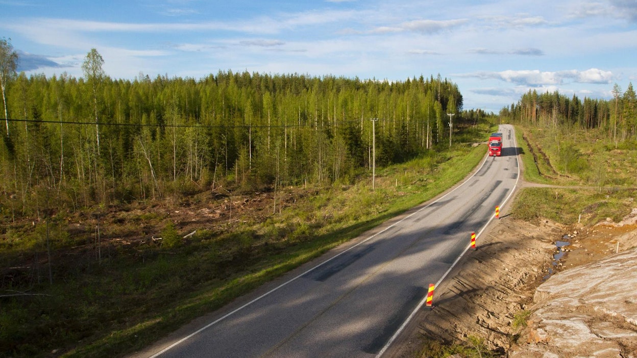 Koneyrittäjät kannustavat investoimaan korjausvelan nitistämiseksi.