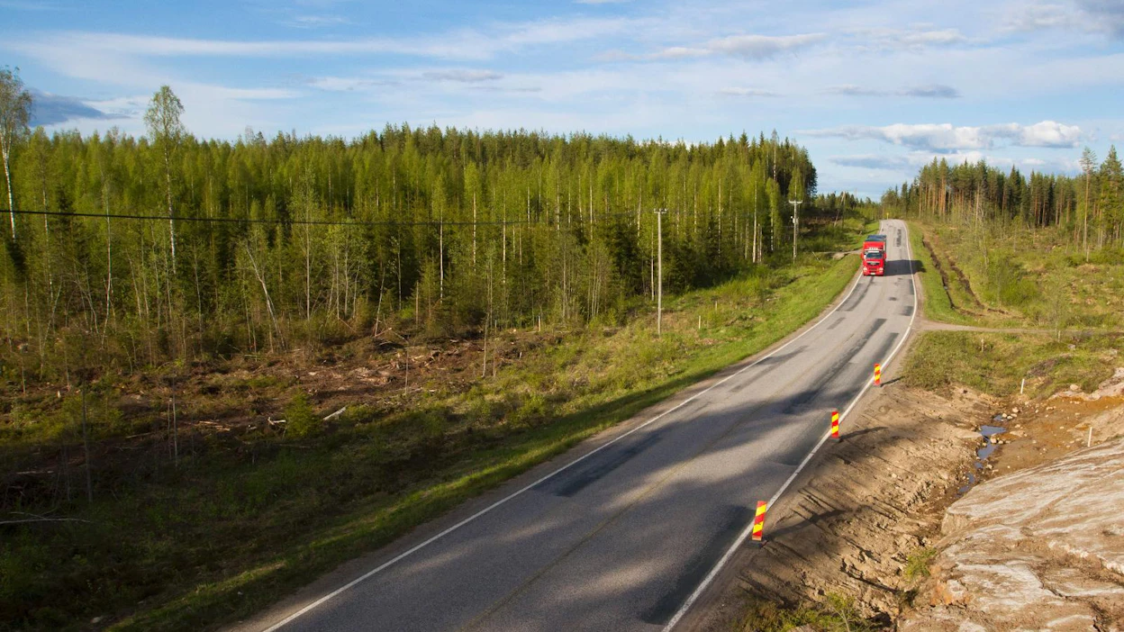Koneyrittäjät kannustavat investoimaan korjausvelan nitistämiseksi.