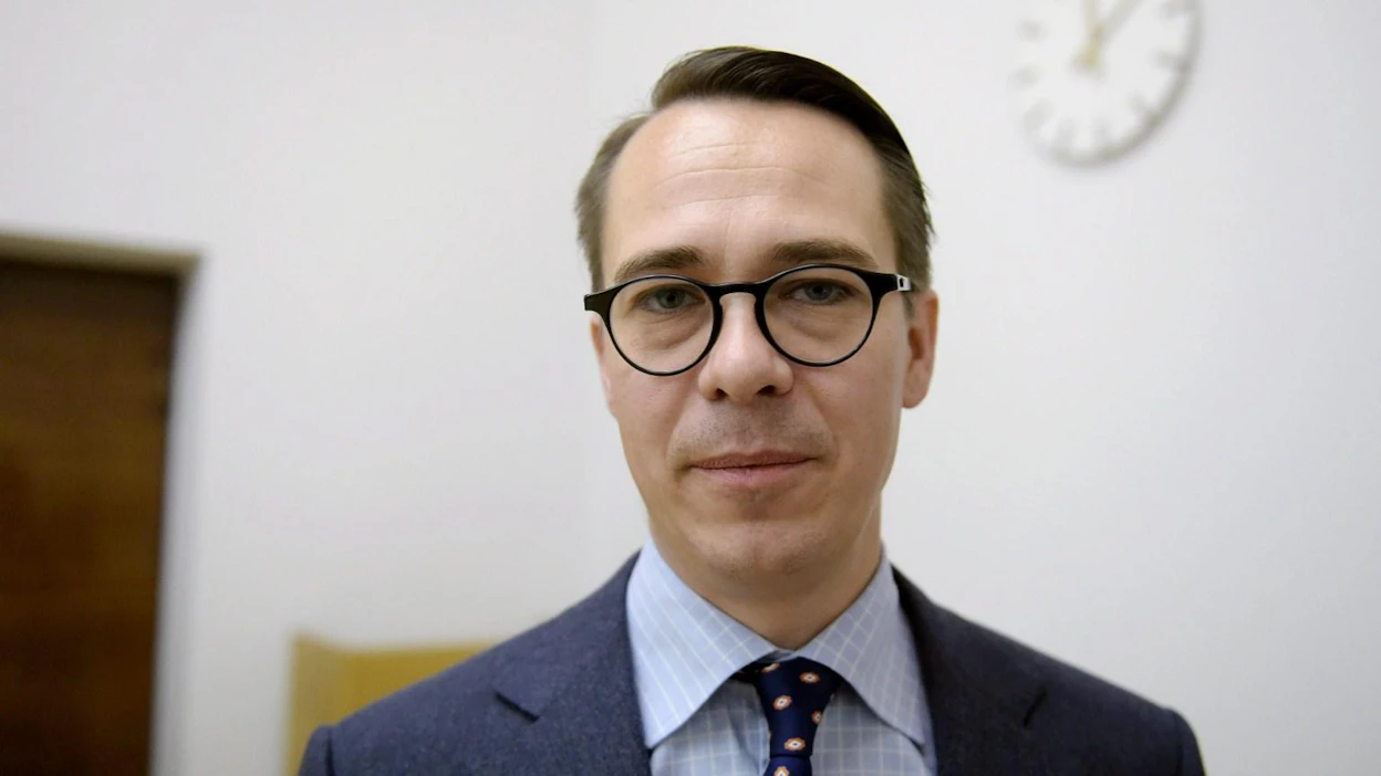 Carl Haglund kertoo Helsingin Sanomille, ettei halua jatkokaudelle RKP:n johdossa. LEHTIKUVA / Vesa Moilanen