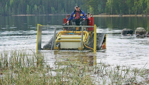 Syvässä vedessä on tärkeää, että terät ulottuvat leikkaamaan reilusti veden pinnan alapuoleltakin.