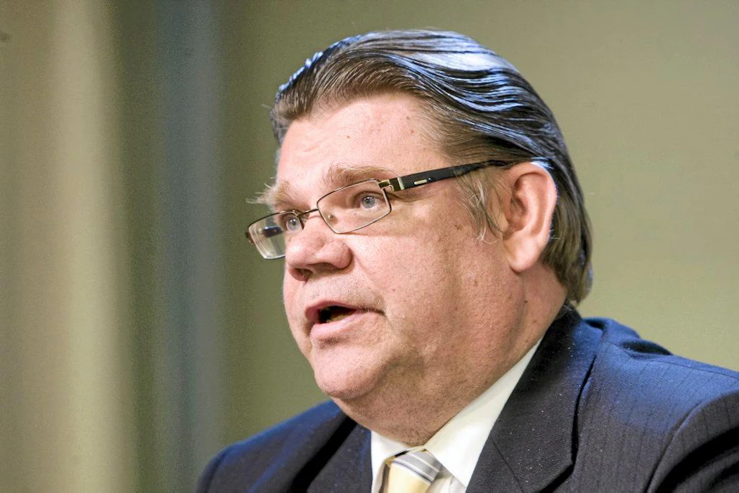 Timo Soini ilmoittaa että PerusSuomalaiset jäävät oppositioon
Eduskunta