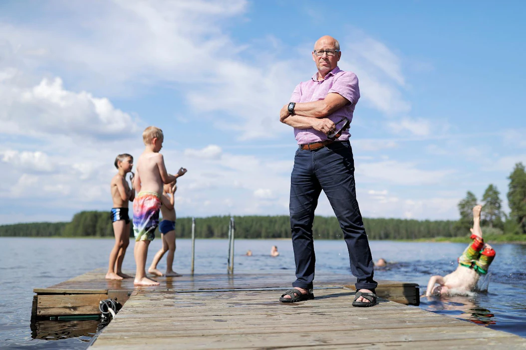 Kainuussa halutaan tehdä asiat yhdessä. Se on iso voimavara, Kuhmossa kesäänsä viettävä Kainuun maakuntajohtaja Pentti Malinen sanoo.