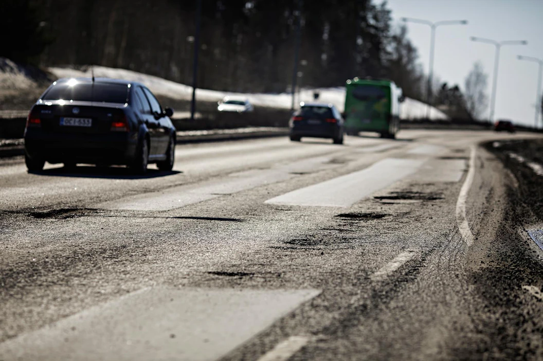 Sekä Teknologian tutkimuskeskus VTT että Liikenteen turvallisuusvirasto Trafi ovat huolissaan siitä, että autoilijat poistavat autoistaan hiukkassuodattimia.