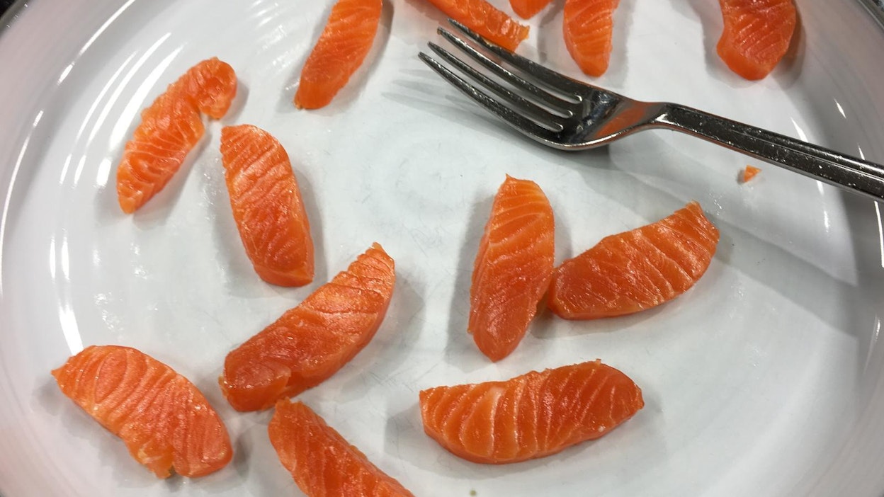 Kirjolohen rakenne ja maku paranevat oikein tehdyssä raakakypsytyksessä.